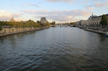 La Seine et le Louvre en automne